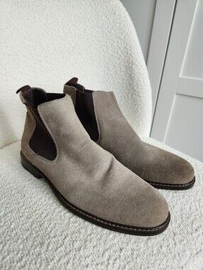 B2 Browns Suede Chelsea Boot Size 41